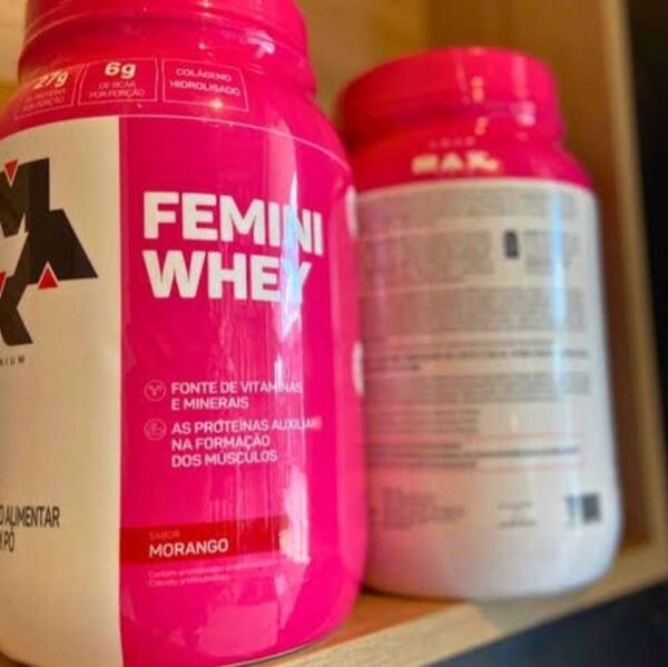 Femini Whey Protein ( Mulher ) - Max Titanium - 900g Sabor Chocolate